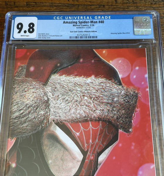 AMAZING SPIDER-MAN #40 CGC 9.8 JOHN GIANG "CHRISTMAS" ULTIMATE EDITION LIMITED TO 200