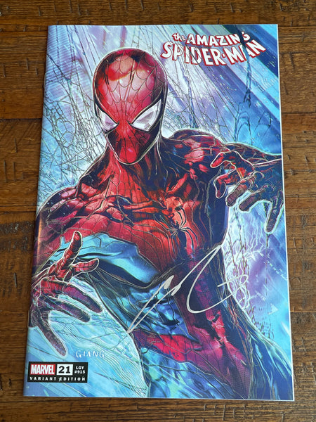 AMAZING SPIDER-MAN #21 JOHN GIANG SIGNED EXCL LIMITED TO 800 VARIANT W/ COA