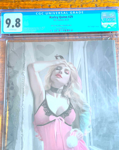 HARLEY QUINN #29 CGC 9.8 NATALI SANDERS FAN EXPO PHILADELPHIA EXCL "FOIL" VARIANT