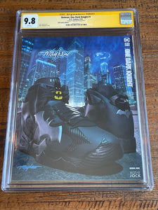 BATMAN ONE DARK KNIGHT #1 CGC SS 9.8 MIKE MAYHEW GLOW SIGNED SNEAKER TRADE & VIRGIN VARIANTS