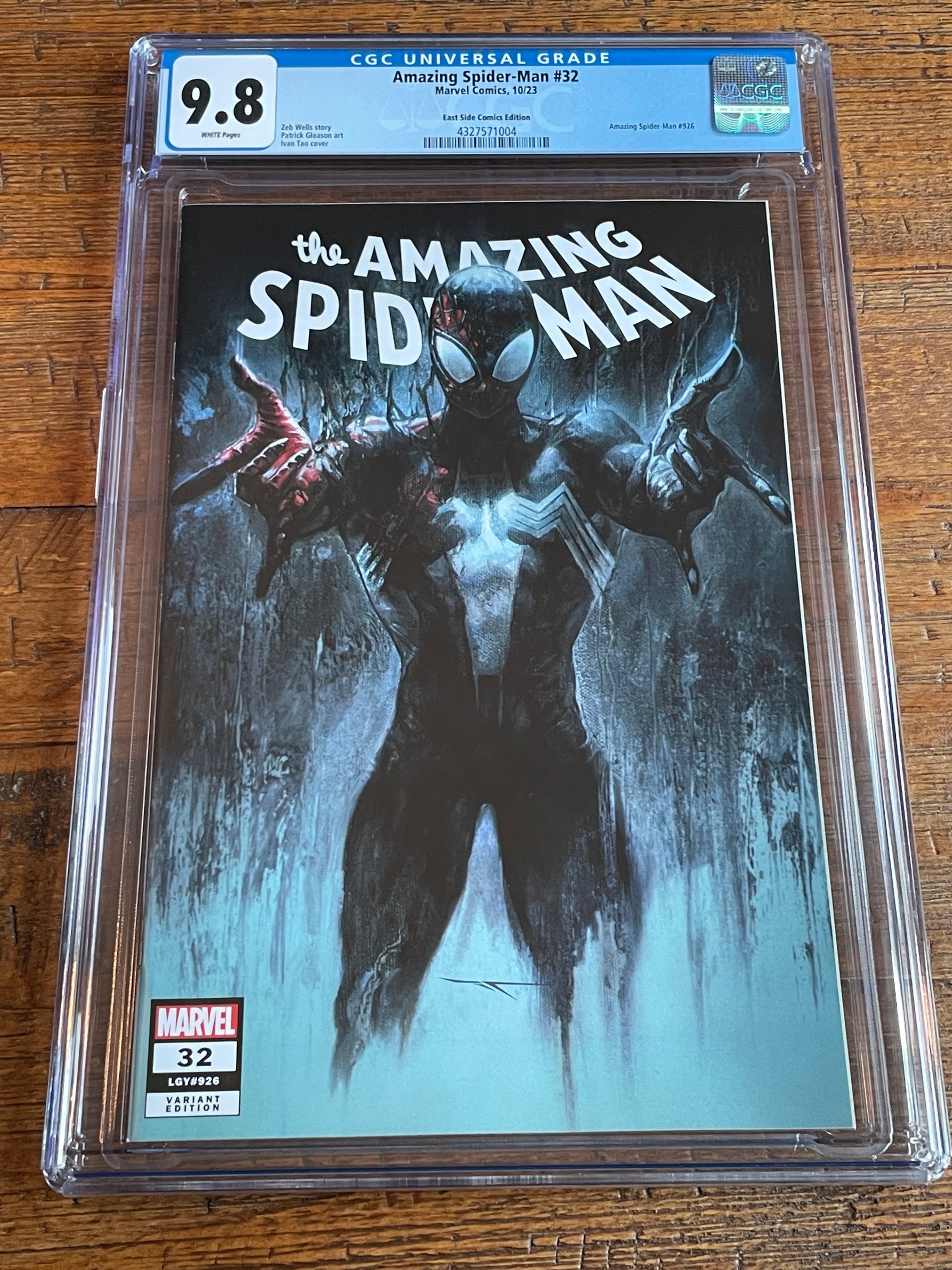 AMAZING SPIDER-MAN #32 CGC 9.8 IVANT TAO EXCL 