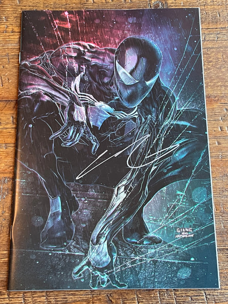 AMAZING SPIDER-MAN #33 JOHN GIANG SIGNED COA NYCC EXCL HOMAGE "VIRGIN" VARIANT-B