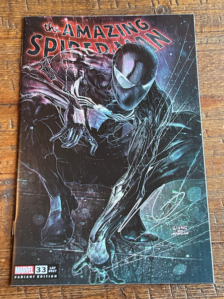 AMAZING SPIDER-MAN #33 JOHN GIANG SIGNED HOMAGE EXCL VARIANT LIMITED TO 800