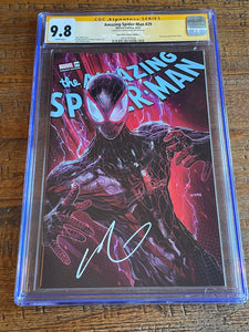 AMAZING SPIDER-MAN #29 CGC SS 9.8 JOHN GIANG SIGNED EXCL VARIANT LIMITED TO 800