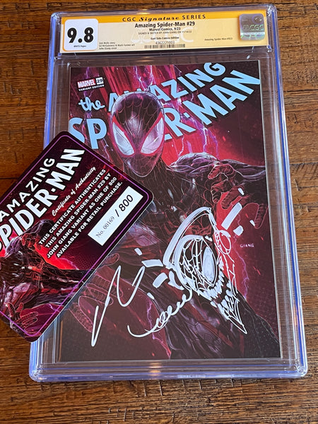 AMAZING SPIDER-MAN #29 CGC SS 9.8 JOHN GIANG SIGNED & REMARK VARIANT LIMITED TO 800