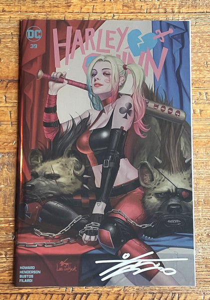 HARLEY QUINN #39 INHYUK LEE SIGNED EXCL "FOIL" VARIANT LE TO 800 W/ COA