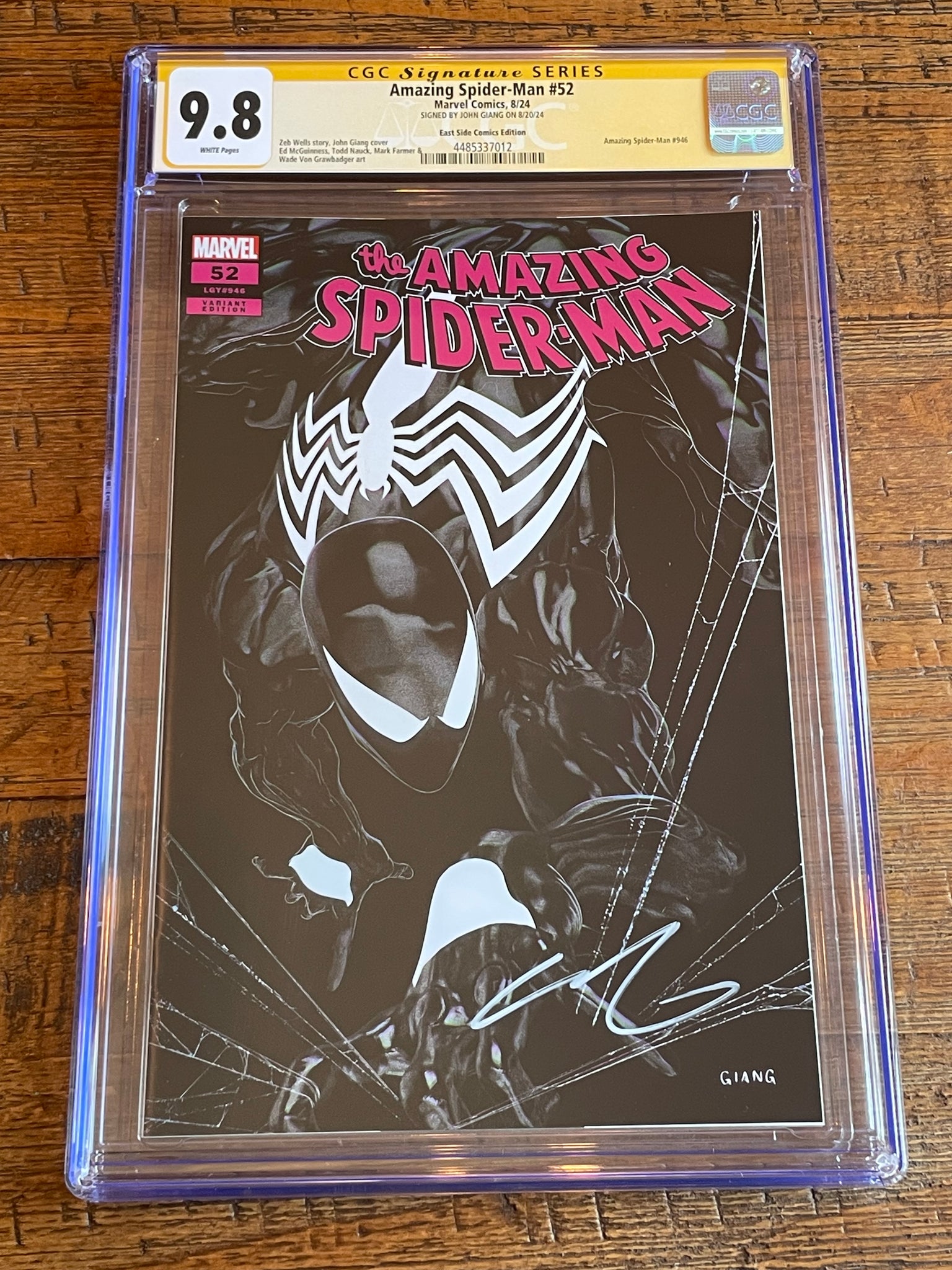 AMAZING SPIDER-MAN #52 CGC SS 9.8 JOHN GIANG SIGNED NEGATIVE VARIANT LTD 600