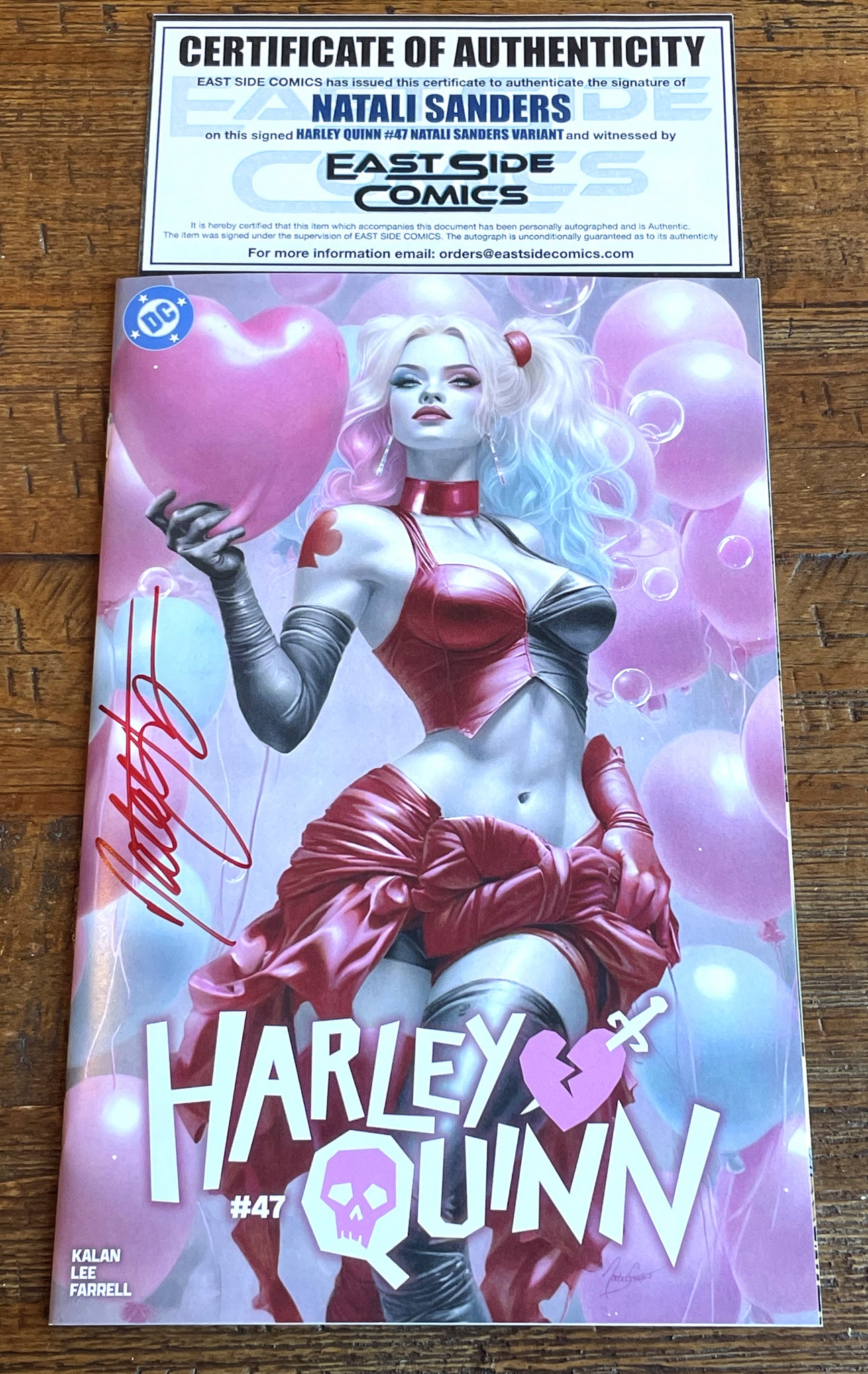 HARLEY QUINN #47 NATALI SANDERS SIGNED W/ COA EXCL VARIANT LTD 1200 COPIES