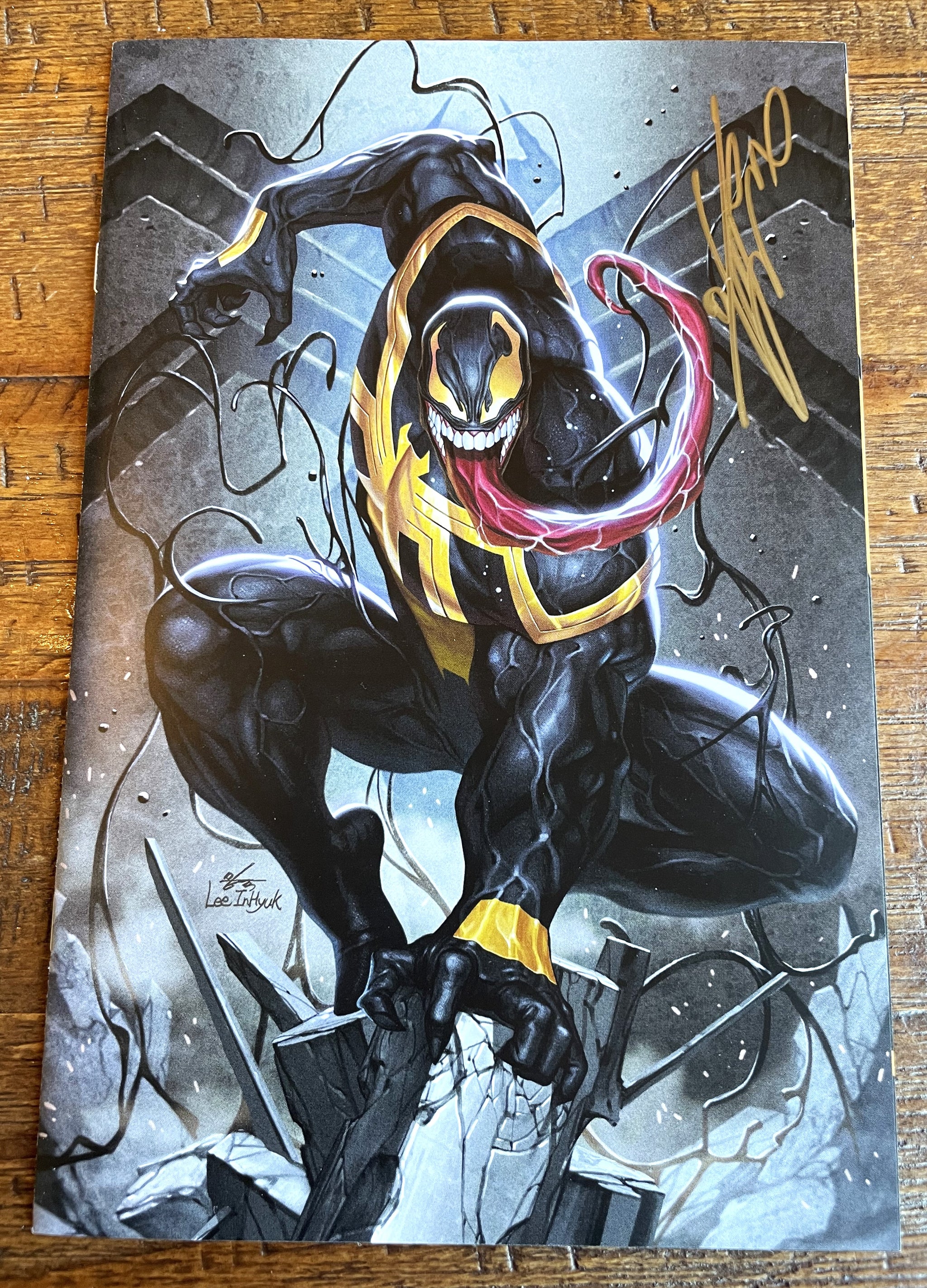 ALL NEW VENOM #1 INHYUK LEE SIGNED COA MEGACON EXCL 