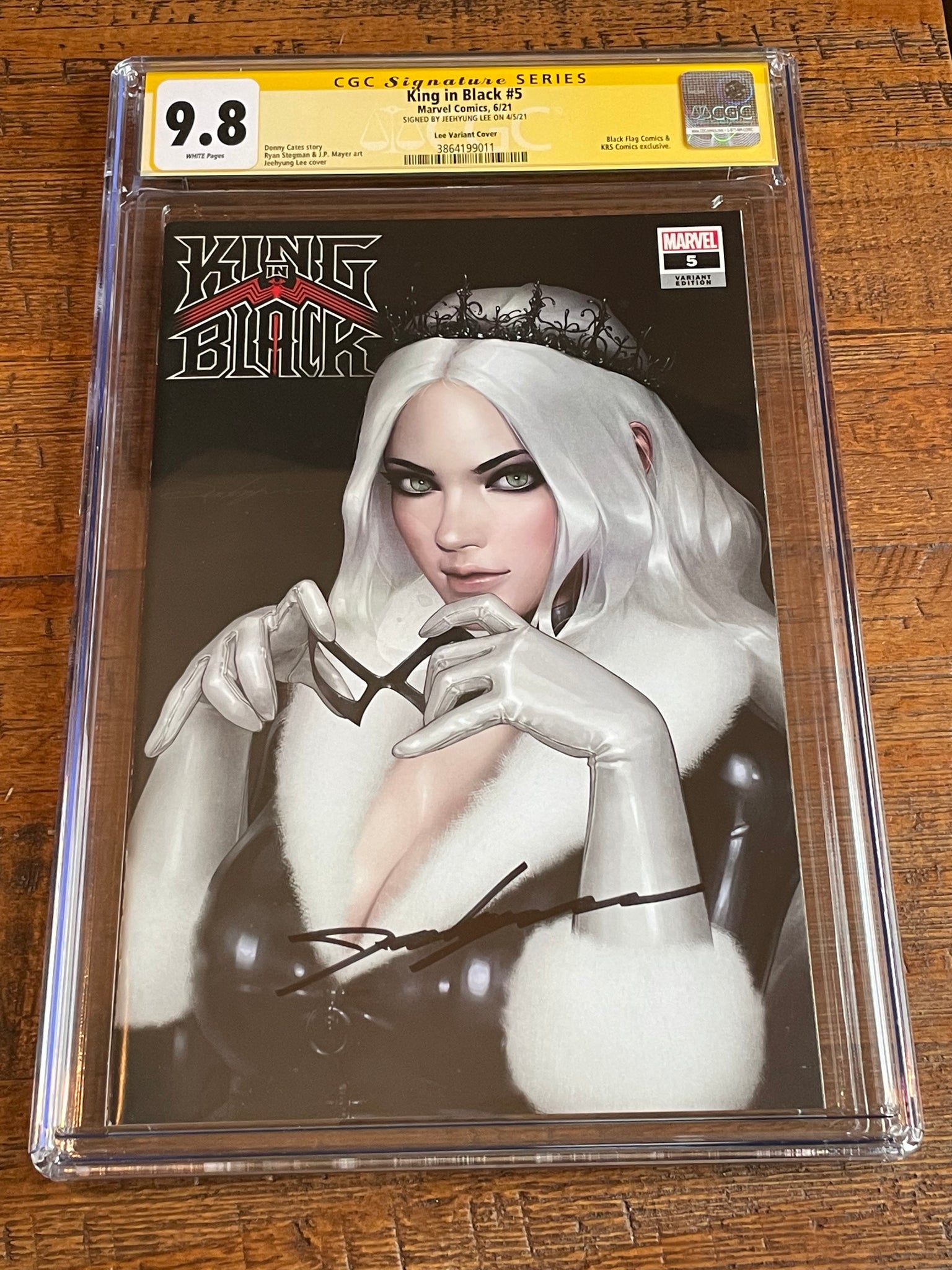 KING IN BLACK #5 CGC SS 9.8 JEEHYUNG LEE SIGNED BLACK CAT EXCL TRADE DRESS VARIANT-A