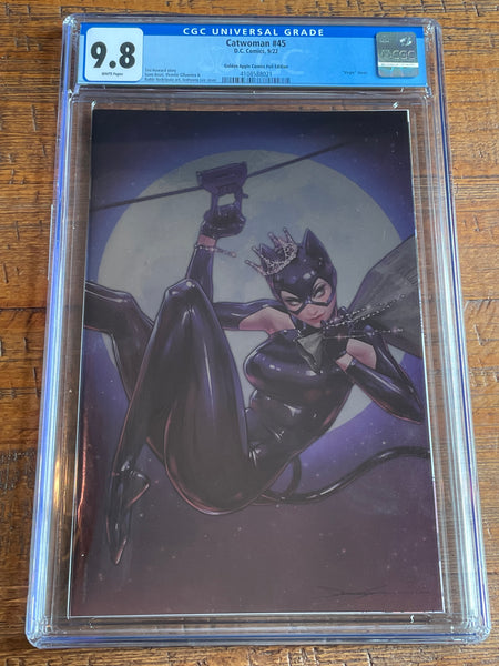 CATWOMAN #45 CGC 9.8 JEEHYUNG LEE FOIL VIRGIN EXCL VARIANT