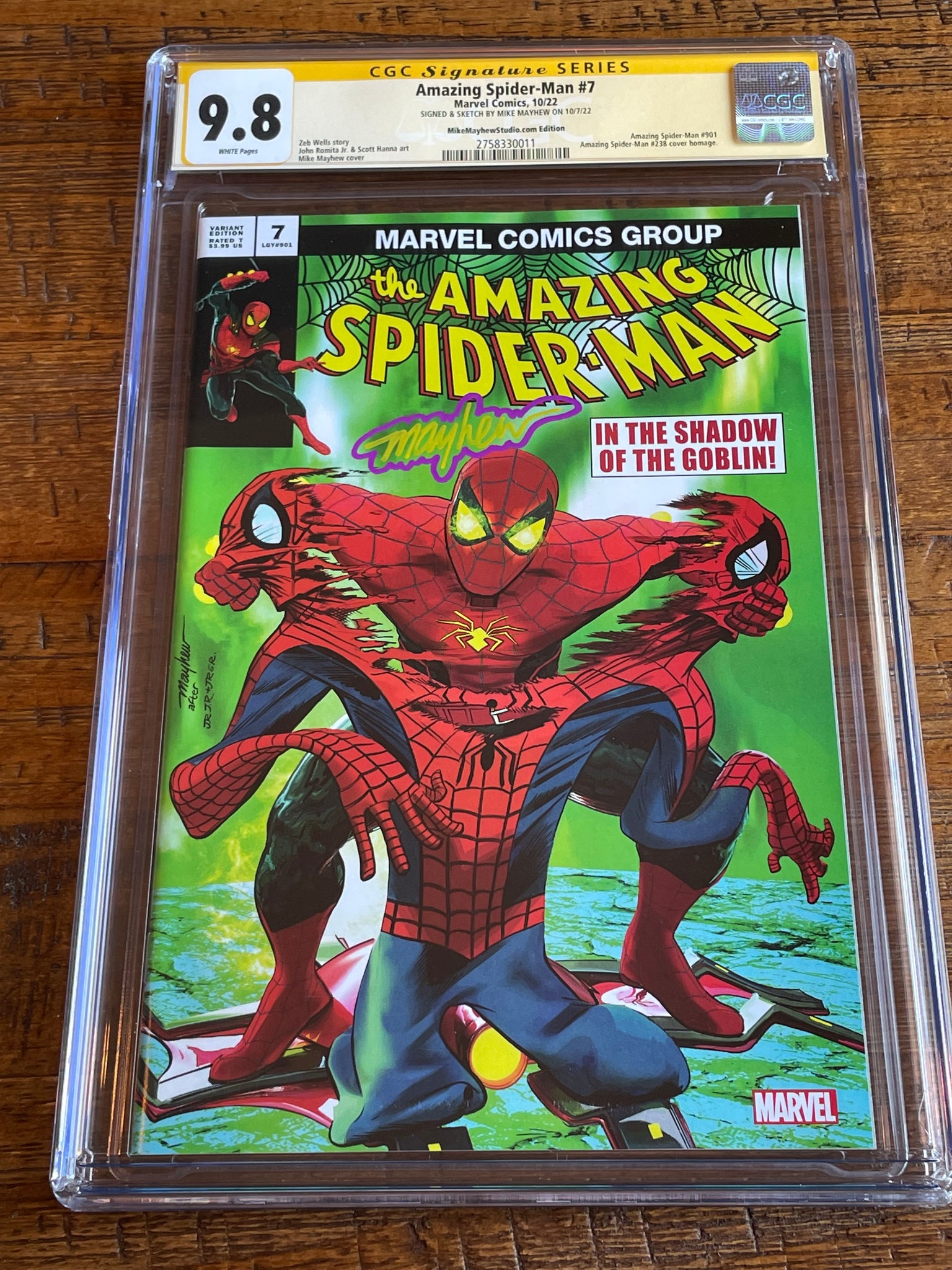 AMAZING SPIDER-MAN #7 CGC SS 9.8 MIKE MAYHEW SIGNED EXCL VARIANT LIMITED TO 800